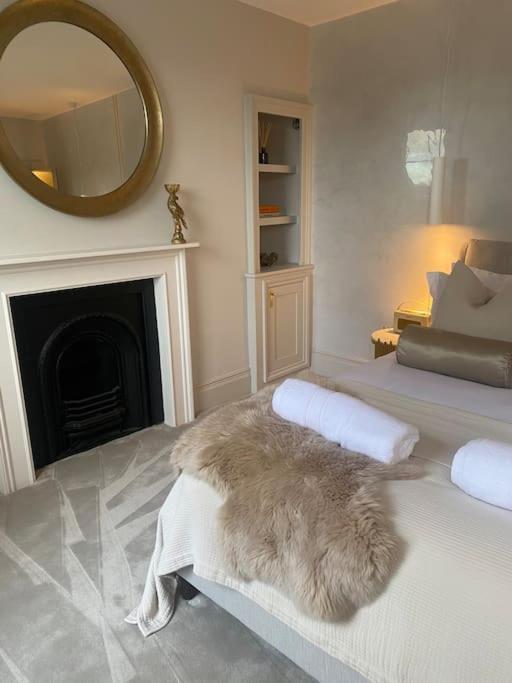 Luxury Georgian Apartment - 5 Minute Walk To Spa Bath Eksteriør bilde