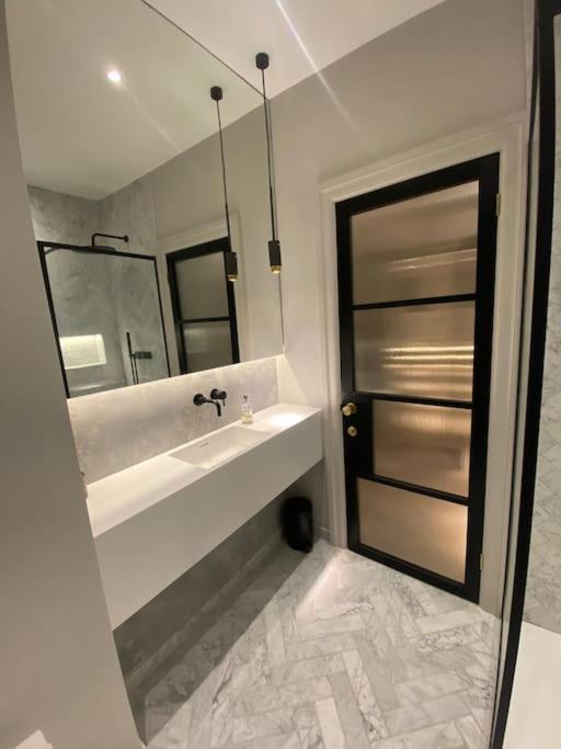 Luxury Georgian Apartment - 5 Minute Walk To Spa Bath Eksteriør bilde