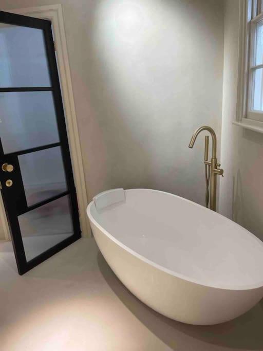 Luxury Georgian Apartment - 5 Minute Walk To Spa Bath Eksteriør bilde