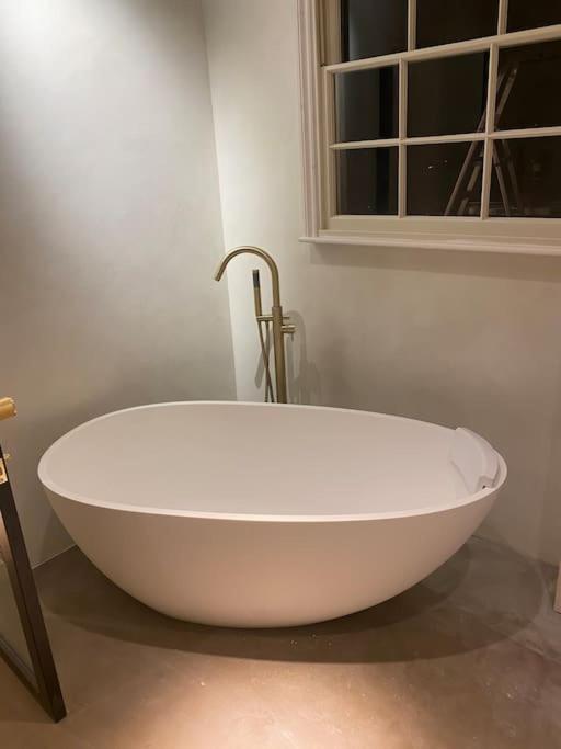 Luxury Georgian Apartment - 5 Minute Walk To Spa Bath Eksteriør bilde